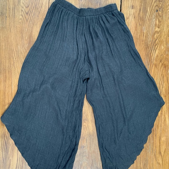 Loose linen type pants. - Picture 4 of 4